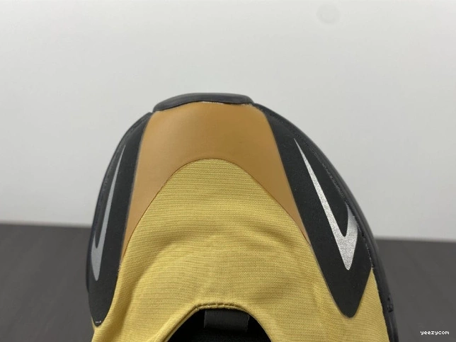MNVN Boost Flux' GZ0717 Yeezy 'Honey 700 0809